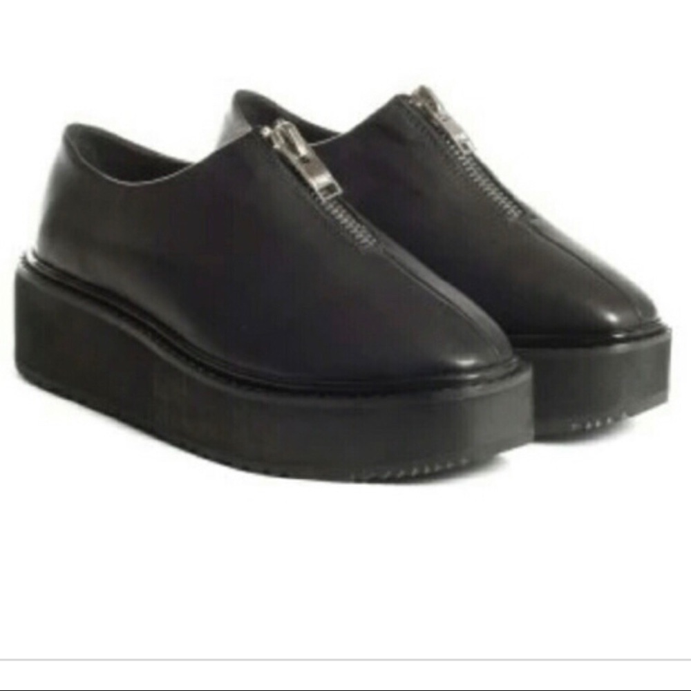 Unif output platform creepers